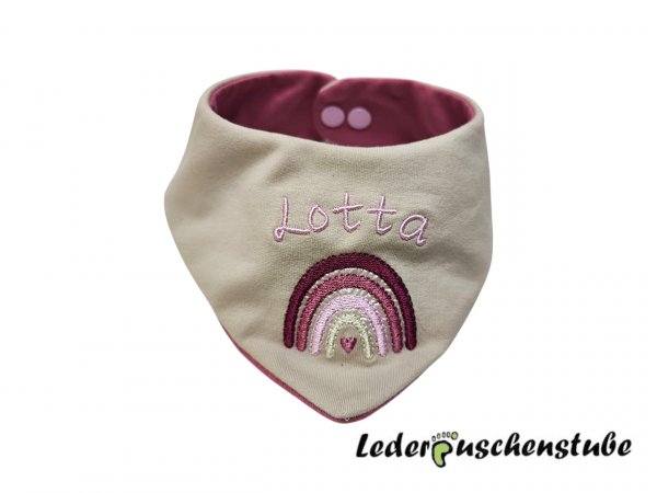 Wende Halstuch: Vorderseite: Jersey beigeRegenbogen bordeauxe-altrosa-rosa-creme Herz und Namen rosa und 3 kleinen Herzen altrosa, Rückseite: Jersey altrosa, Duckknopf rosa